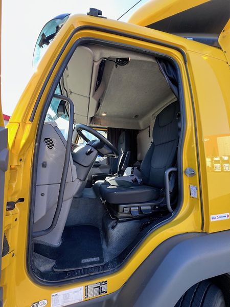 DAF LF 230 FA 12T THERMOSKŘ.ČELO - fotka 10 z 11