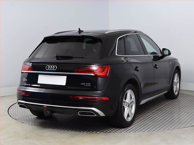 Audi Q5 (2023) 40 TDI - fotka 5 z 23