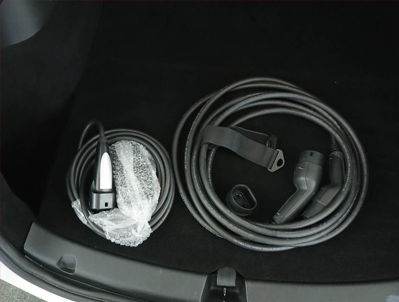 Tesla Model Y (2022) Long Range AWD 79kWh, SoH 89% - fotka 23 z 23