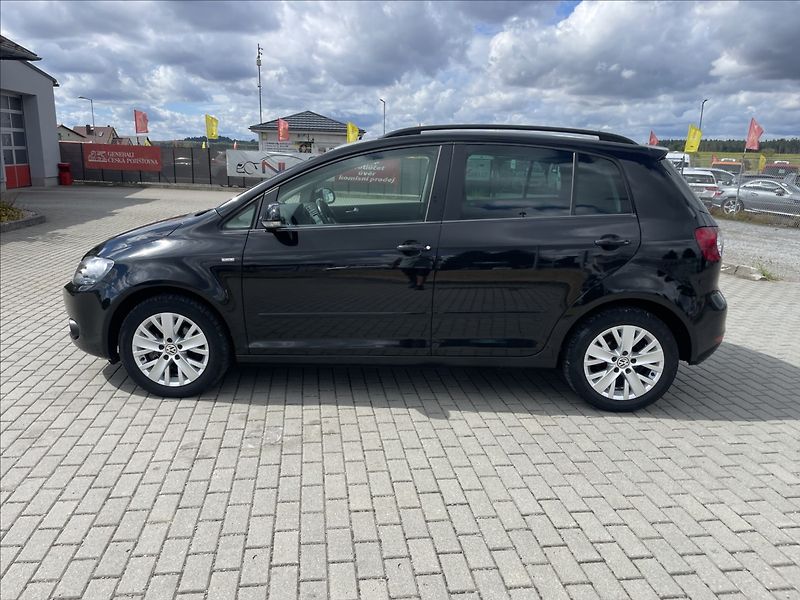 Volkswagen Golf Plus 1,6 TDi 77kw LIFE Klima Tempom - fotka 28 z 34