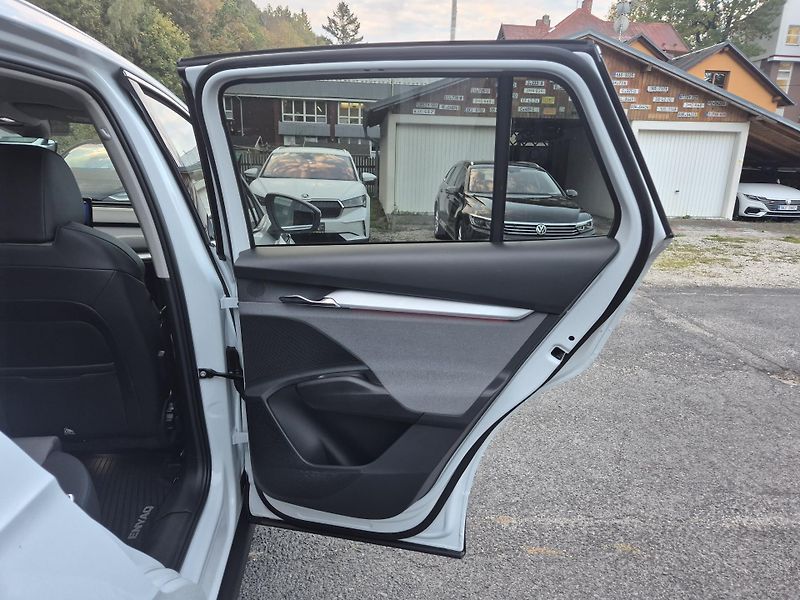 Škoda Enyaq 150kw, iV80 19ALU SOH 94% - fotka 38 z 47