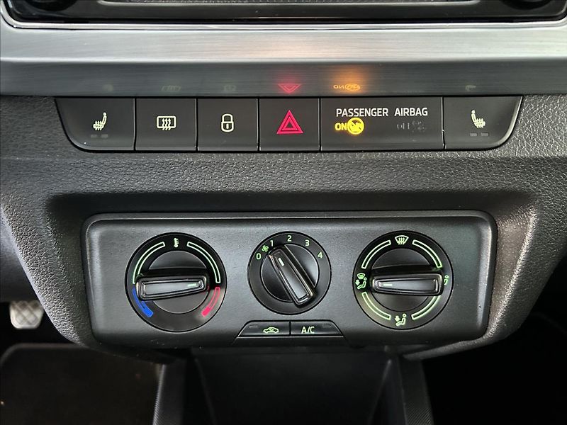 Škoda Fabia 1,2   TSI 66kW,SPORT,STYLE - fotka 19 z 26