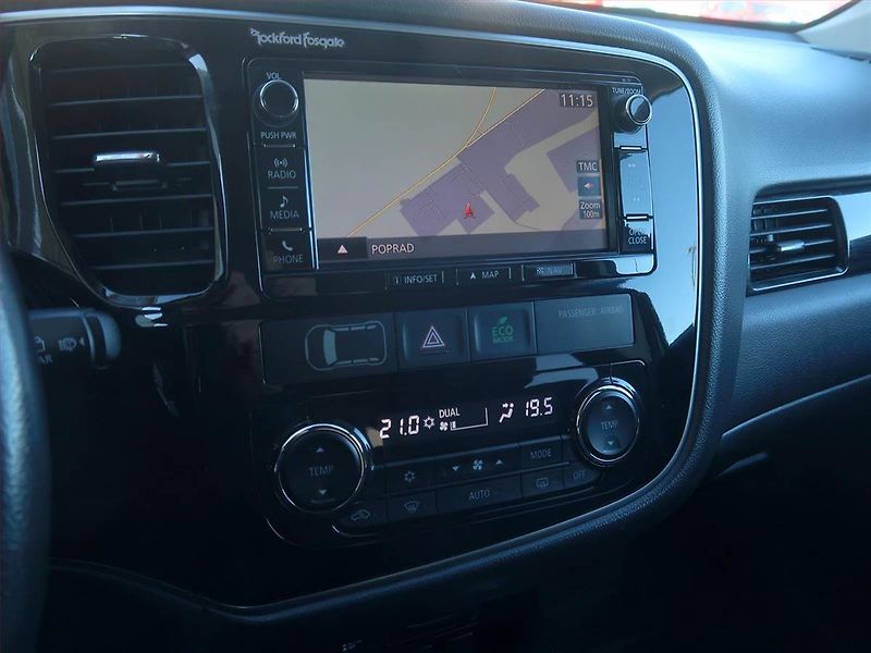 Mitsubishi Outlander (2017) Instyle 2.2 DI-D, 4X4 - fotka 12 z 18