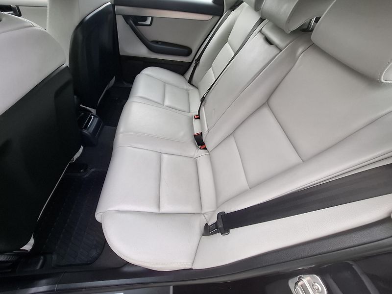 Audi A4 (2005) 2,0 TDI - fotka 8 z 13