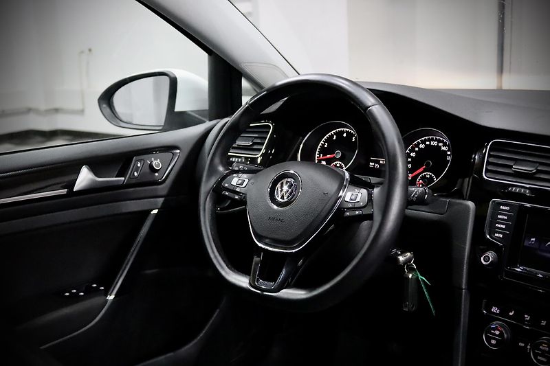 Volkswagen Golf 7 Variant 1.4 TSI 103 kW - fotka 15 z 39
