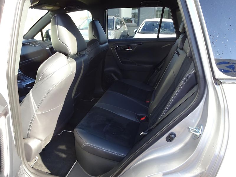 Toyota RAV4 2.5 HSD e-CVT AWD GR-Sport - fotka 12 z 24