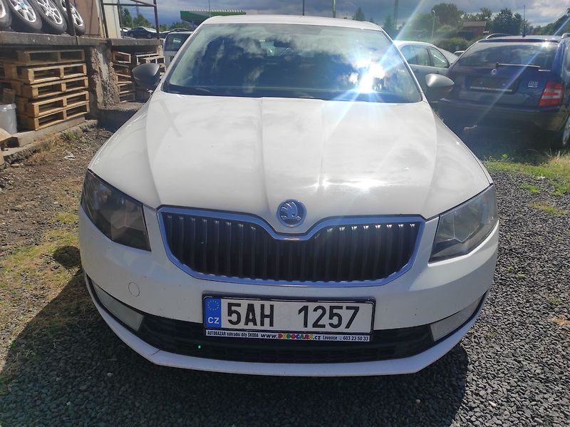 Škoda Octavia 1.6 TDI 66kW Active - fotka 8 z 22
