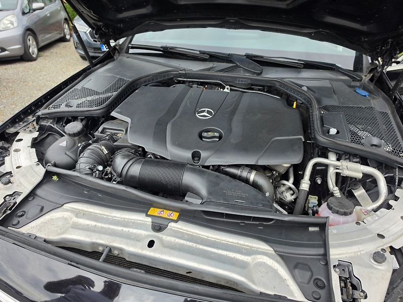 Mercedes-Benz Třídy C (2017) 2.2 D Automat, 4Matic - fotka 15 z 17