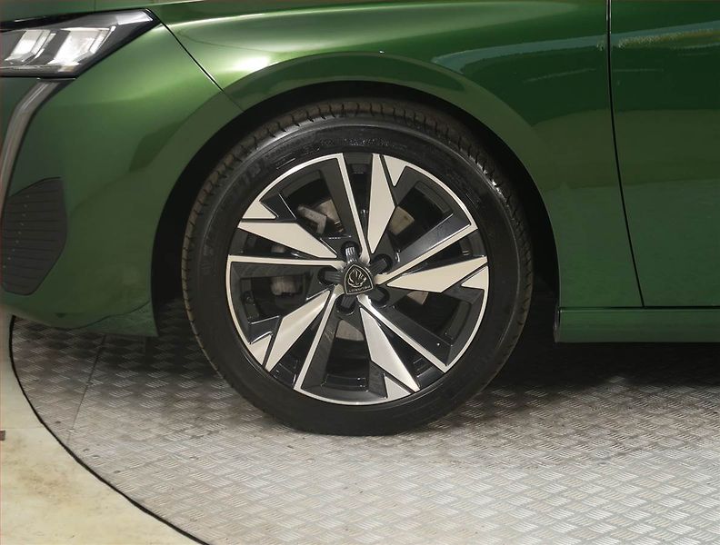Peugeot 308 (2022) Allure 1.2 PureTech - fotka 15 z 19