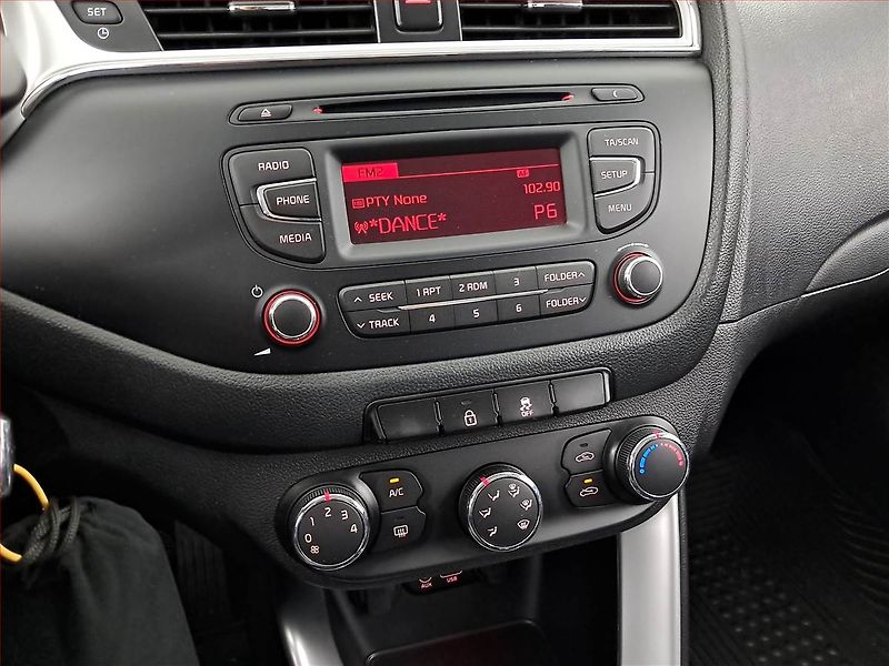 Kia Ceed (2017) 1.6 GDI, Serv.kniha, Tempomat - fotka 12 z 16