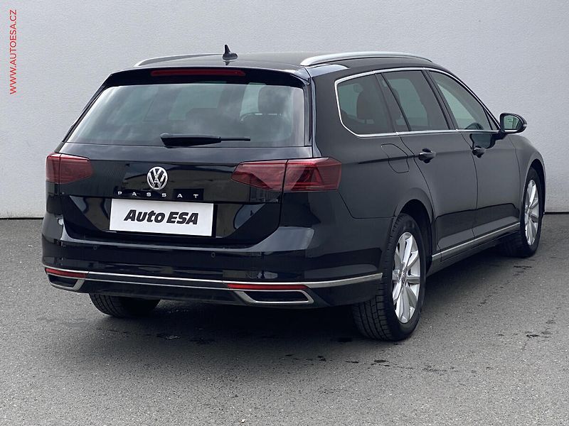 Volkswagen Passat (2020) 2.0 TDi, Elegance, DSG, LED - fotka 4 z 18