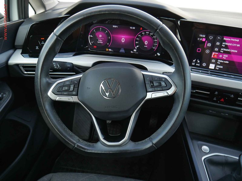 Volkswagen Golf (2023) 2.0 TDi, 1.maj,ČR, Life - fotka 13 z 18