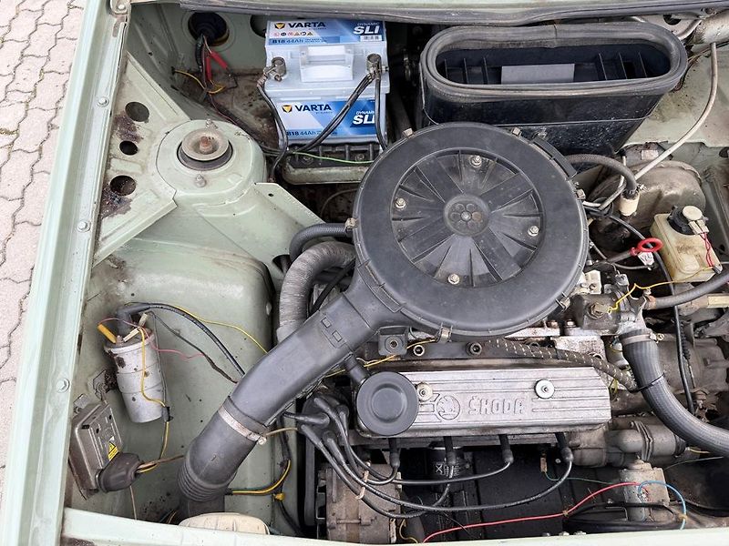 Škoda Favorit 1.3 46 kW 136 L - fotka 13 z 16
