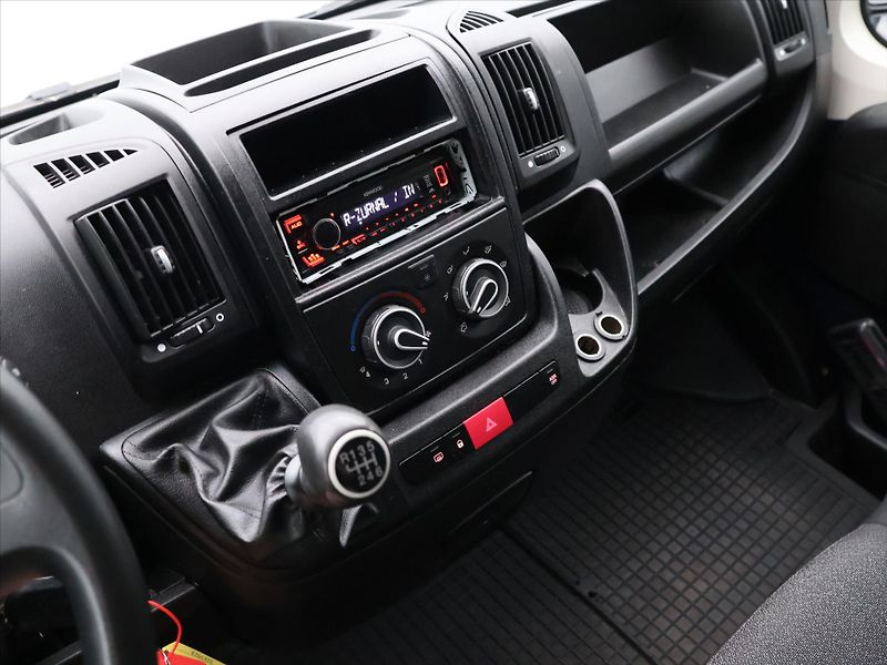 Fiat Ducato 2,3 JTD 103kW Klima 9-Míst DPH - fotka 19 z 28
