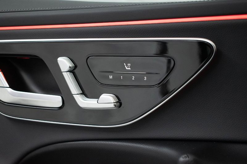 Mercedes-Benz Třídy E E 220d AMG*TAŽNÉ*ZÁRUKA*ČR 1.M - fotka 16 z 42