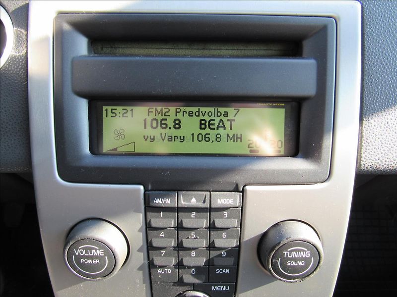 Volvo C30 1,6 D 80kW - fotka 16 z 27