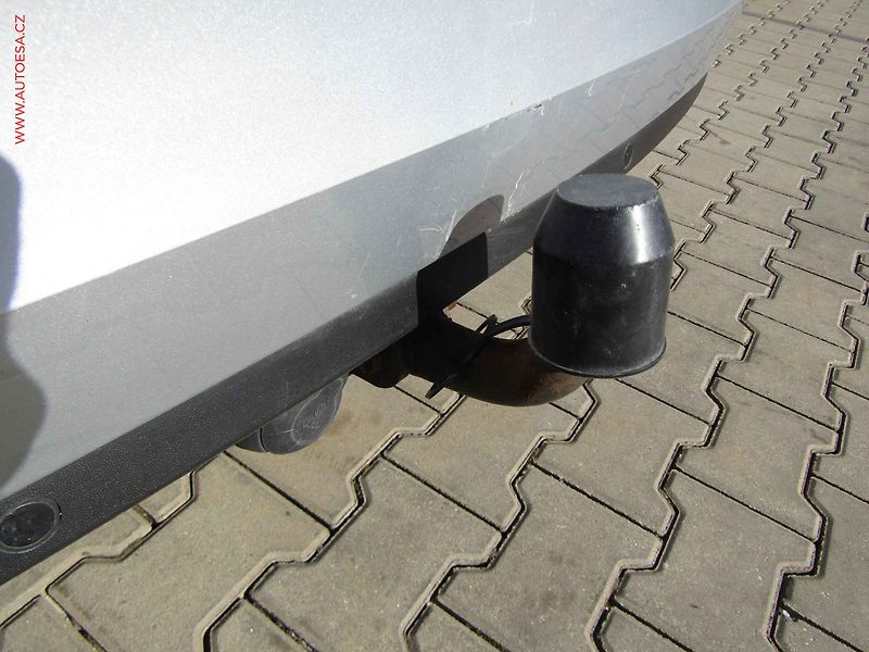 Škoda Octavia (2014) 2.0 TDi, Xenon, navi - fotka 17 z 18