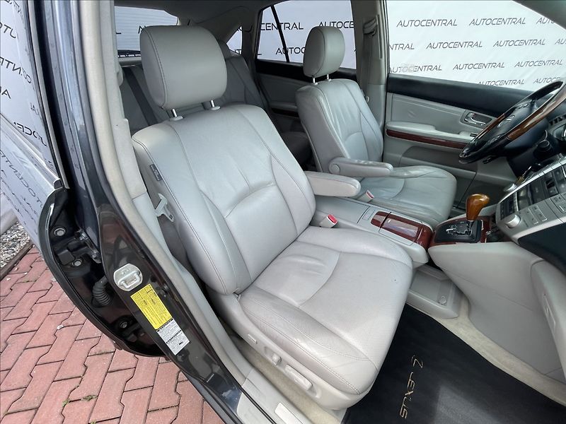 Lexus RX 300 3,0 i,150kW,4x4,Aut. - fotka 21 z 23