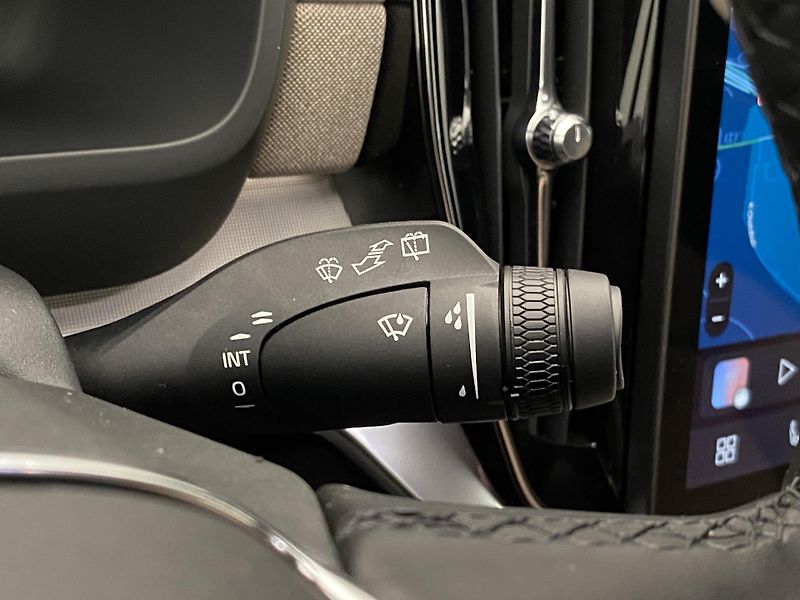 Volvo XC90 (2026) B5 AWD AUT CORE 7míst - fotka 33 z 56