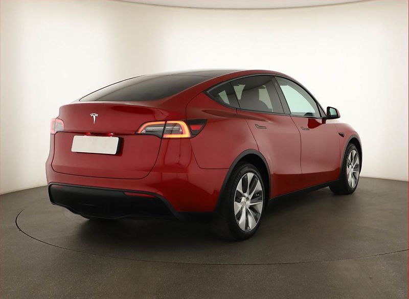 Tesla Model Y (2022) RWD LFP 60kWh, SoH 93% - fotka 5 z 24
