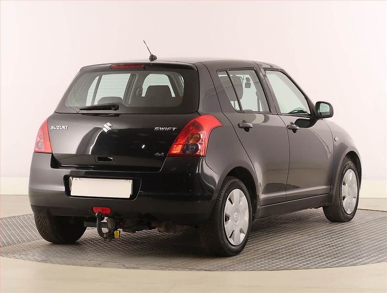 Suzuki Swift (2009) 1.3 i, 4X4, po STK, Tažné - fotka 5 z 16