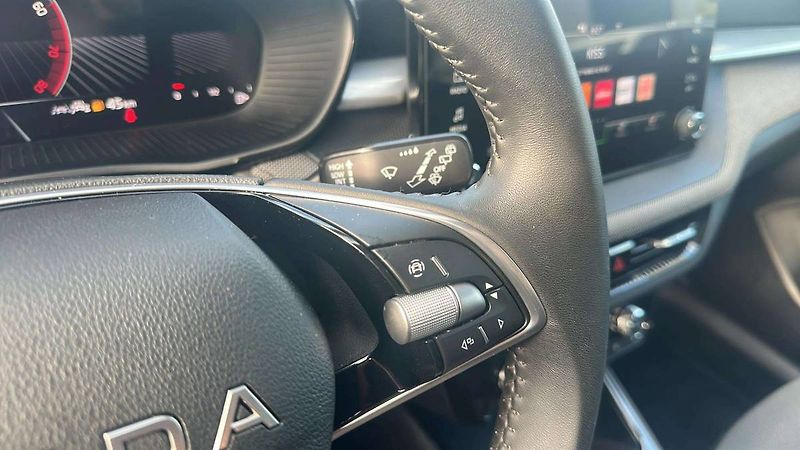 Škoda Fabia Selection 1,0 TSI 70kW MT5/Z66 - fotka 11 z 25