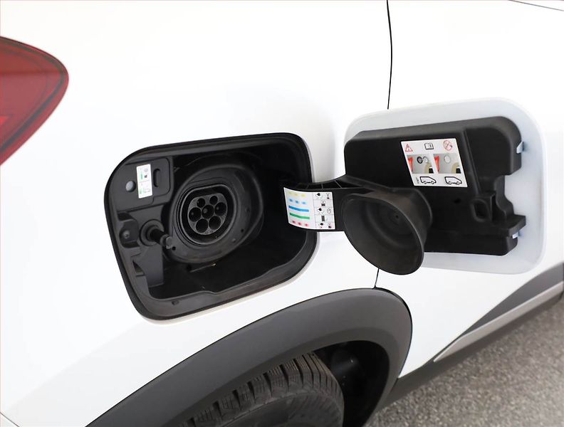 Renault Captur (2021) E-Tech Plug-in, 4X4, Automat - fotka 19 z 20