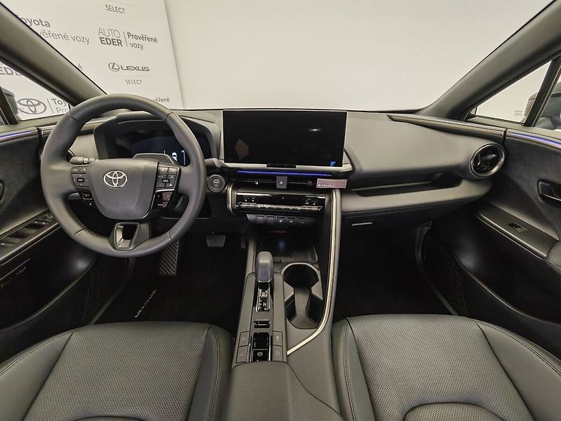 Toyota C-HR 2.0 Plug - in Hybrid ( 220k ) - fotka 9 z 37