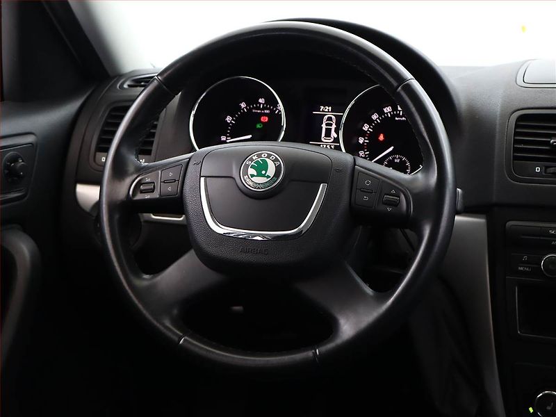 Škoda Yeti (2013) 1.8 TSI, 4X4, Serv.kniha - fotka 12 z 15