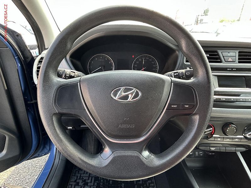 Hyundai i20 (2015) 1.2i, 1.maj,ČR, servis.kniha - fotka 12 z 16