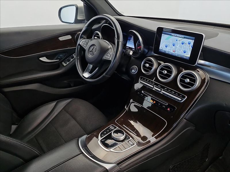 Mercedes-Benz GLC 250 d 4MATIC kupé - fotka 18 z 21