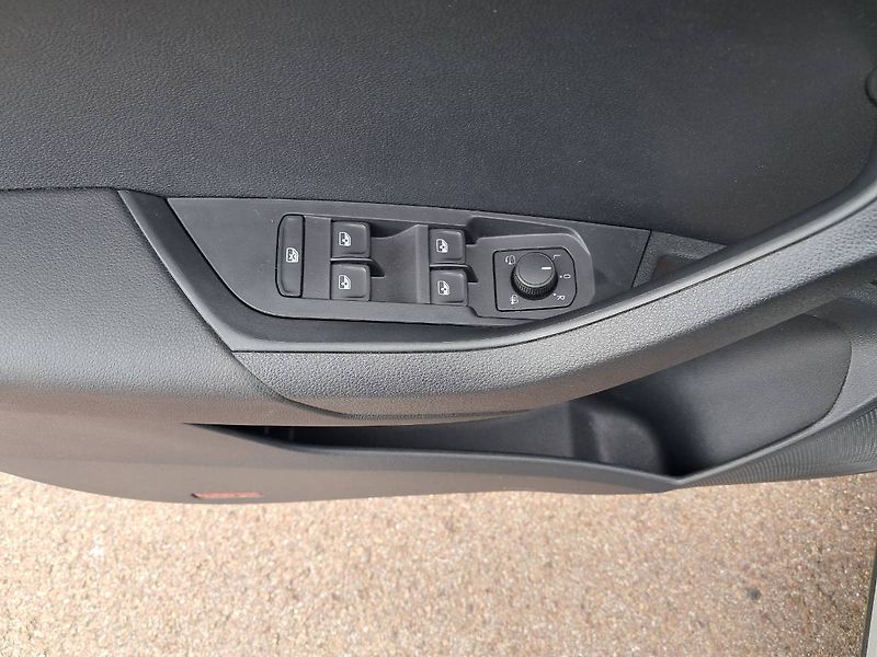 Škoda Karoq (2025) Sportline 2.0 TDI / 110 kW  DS - fotka 18 z 30