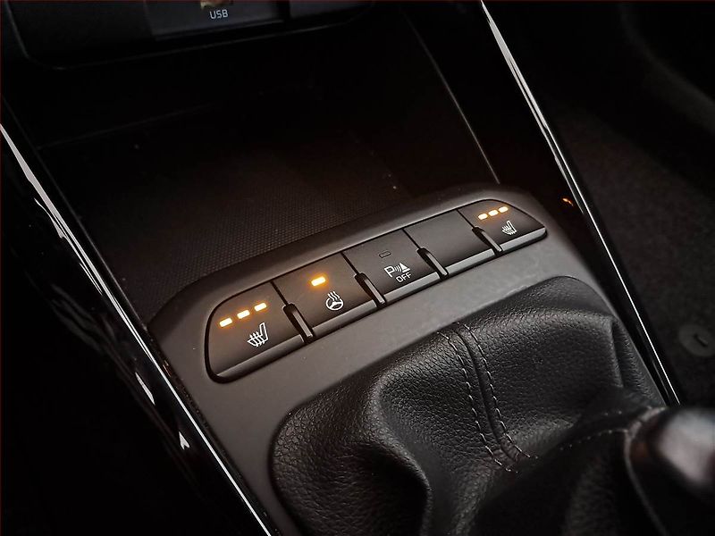 Kia Stonic (2023) Exclusive 1.0 T-GDI, EXCLUSIVE - fotka 13 z 16
