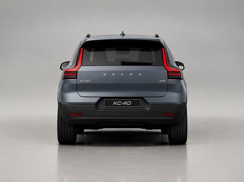Volvo XC40 (2026) B3 PLUS DARK  - fotka 5 z 17