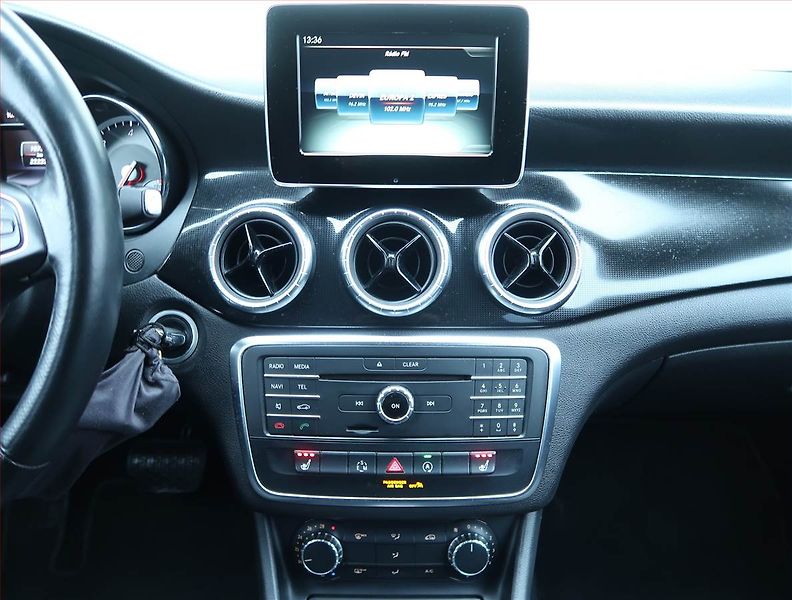 Mercedes-Benz CLA (2015) 200 CDI, Automat, Kůže, Navi - fotka 8 z 15