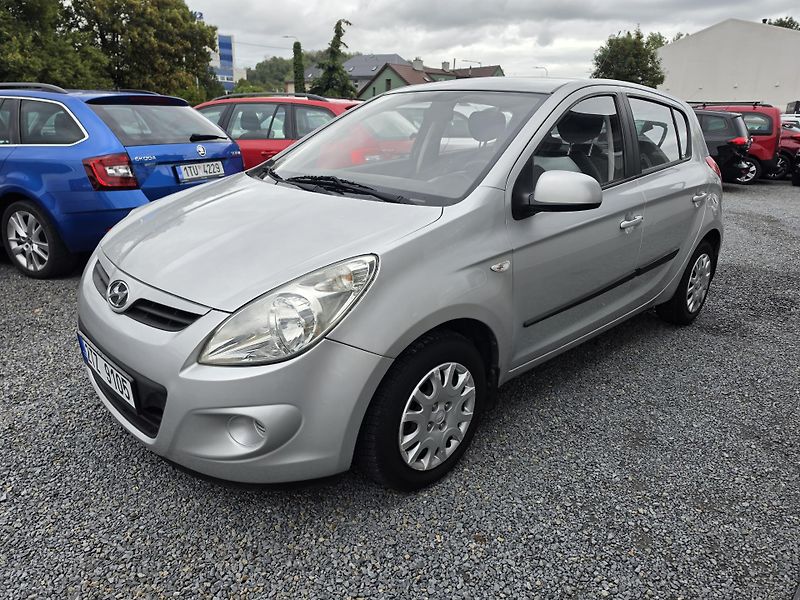 Hyundai i20 1.4 i Klimatizace  - fotka 2 z 14