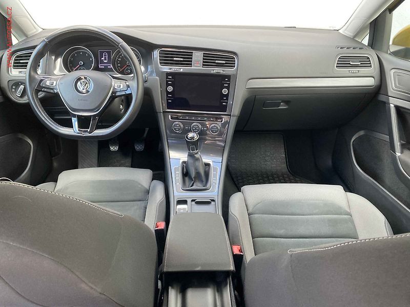 Volkswagen Golf (2017) 1.4TSi, ČR, LED, AC, kamera - fotka 8 z 17