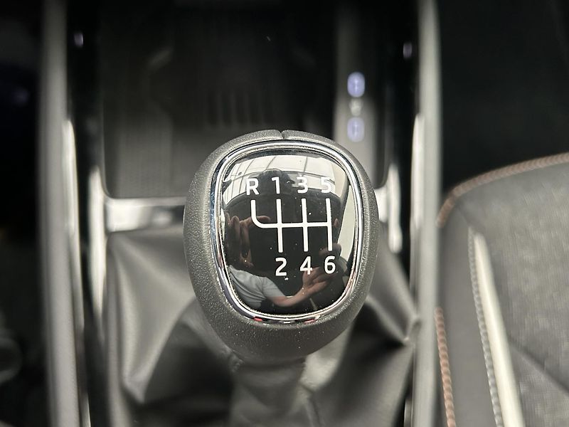Škoda Scala 1.0 TSI Top selection - fotka 18 z 28