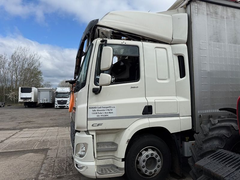 DAF CF320 EURO 6 - fotka 17 z 19