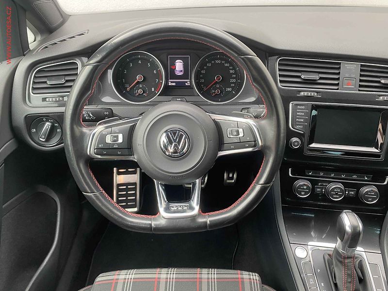 Volkswagen Golf (2015) 2.0 TFSi, GTi, DSG - fotka 11 z 18