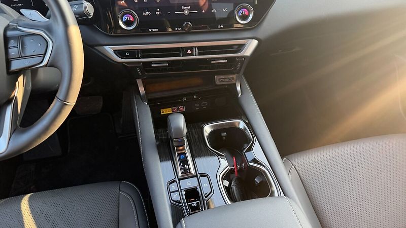 Lexus RX 350h 350H 2,5 HEV EXECUTIVE PLUS - fotka 16 z 27