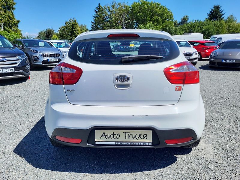 Kia Rio 1.4 i DOHC 16V 80kW - fotka 30 z 35