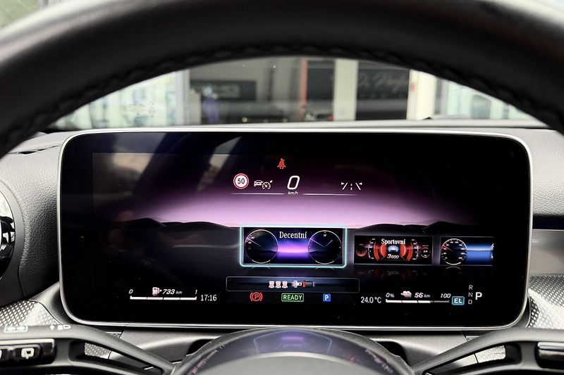 Mercedes-Benz Třídy C (2024) C 300 de 4Matic EQ - fotka 52 z 100