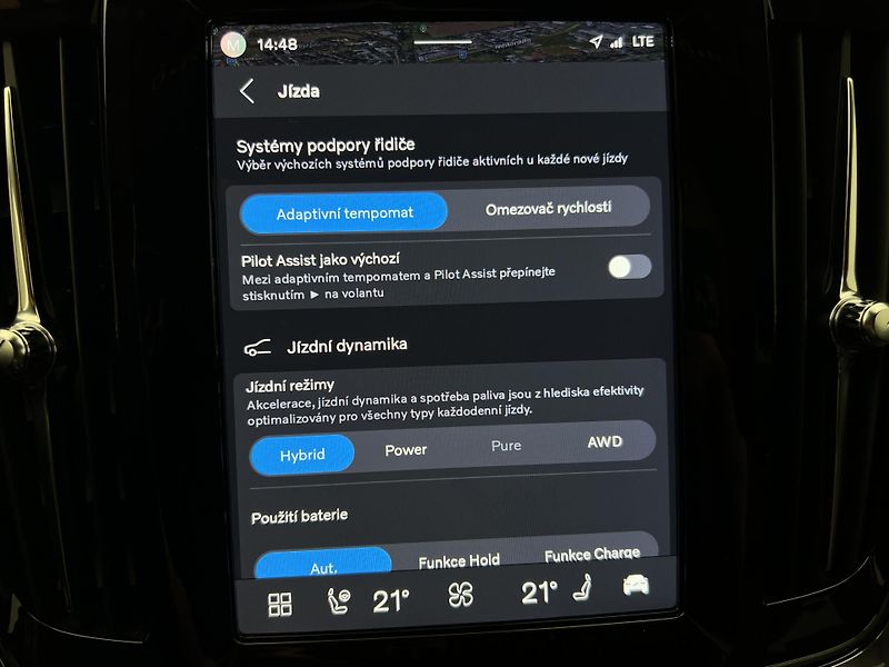 Volvo V90 T6 AWD RECHARGE DARK PLUS - fotka 35 z 46
