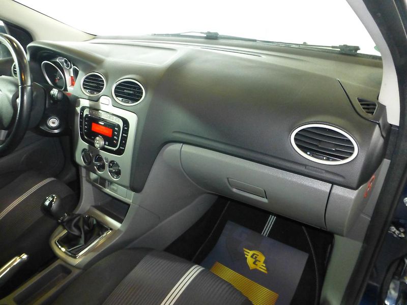 Ford Focus (2010) 1,6TDCI-80KW*KLIMATIZACE**ALU* - fotka 18 z 23