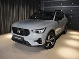 Volvo XC40 2,0 B3 Plus Dark Bezklíč - náhled 1