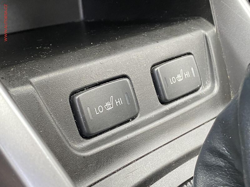 Suzuki Vitara (2019) 1.4B-Jet, Style, AT, panor - fotka 15 z 19