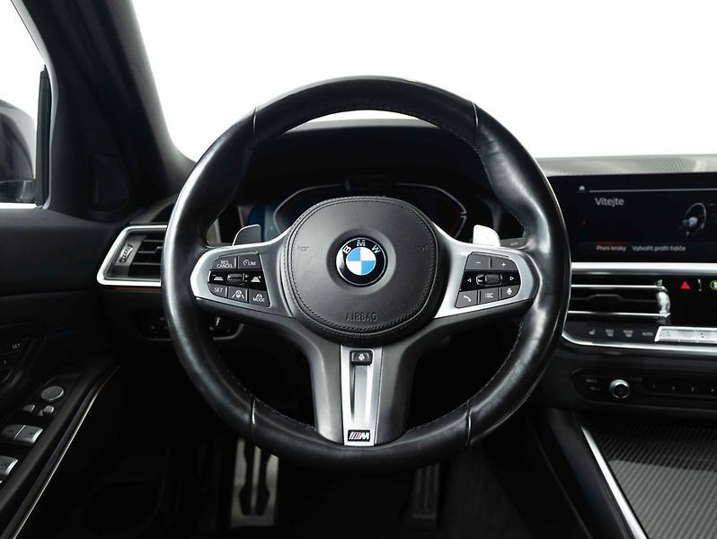 BMW Řada 3 M340d xDrive - fotka 13 z 21