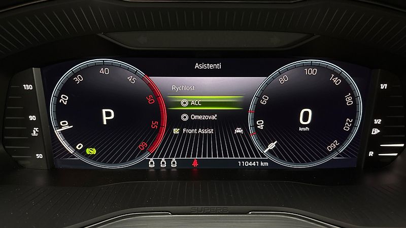 Škoda Superb 2.0 TDI DSG Ambition Combi - fotka 10 z 26