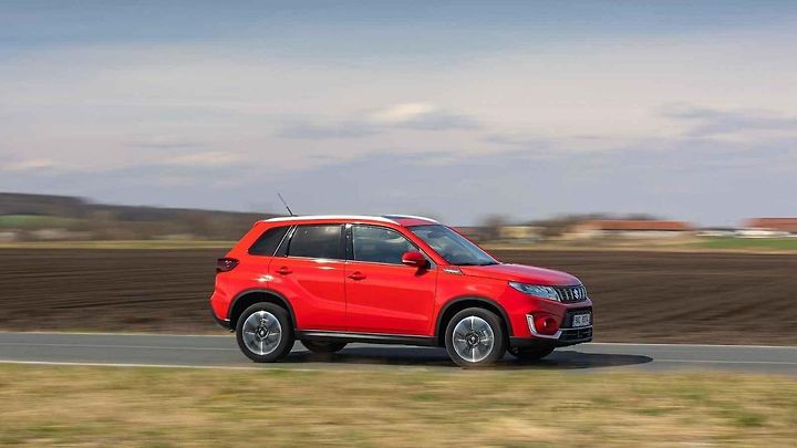Suzuki Vitara hybrid při první jízdě v českém prostředí